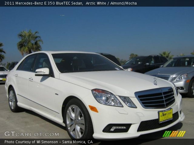 2011 Mercedes-Benz E 350 BlueTEC Sedan in Arctic White