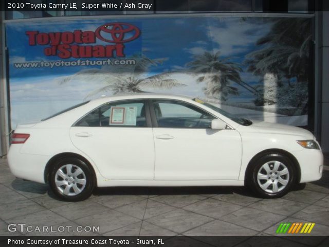 2010 Toyota Camry LE in Super White
