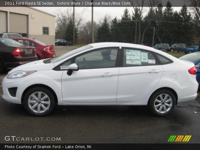 2011 Ford Fiesta SE Sedan in Oxford White