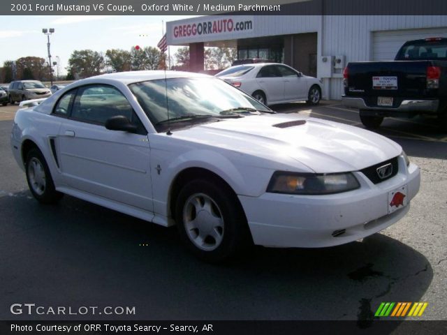 2001 Ford Mustang V6 Coupe in Oxford White
