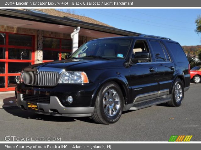 2004 Lincoln Navigator Luxury 4x4 in Black Clearcoat