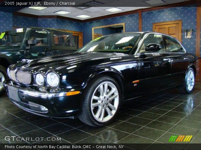 2005 Jaguar XJ XJR in Ebony