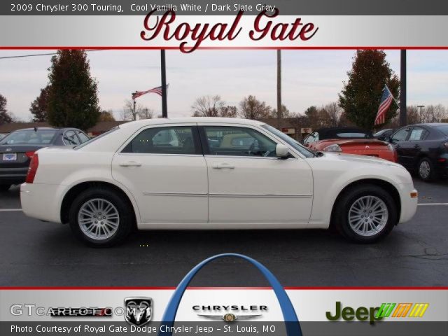 2009 Chrysler 300 Touring in Cool Vanilla White