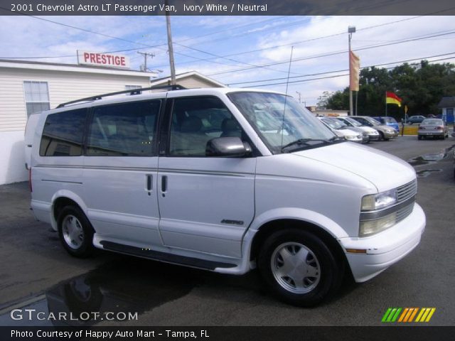 2001 Chevrolet Astro LT Passenger Van in Ivory White