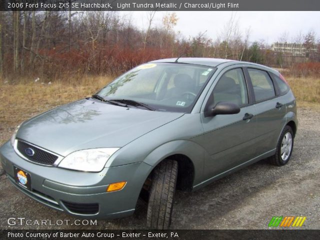 2006 Ford Focus ZX5 SE Hatchback in Light Tundra Metallic