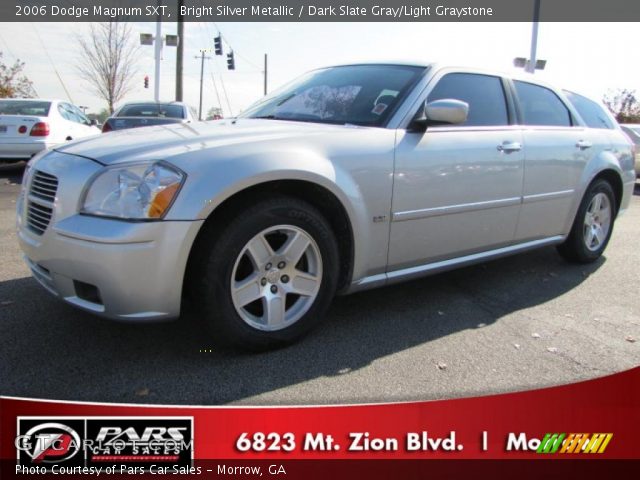 2006 Dodge Magnum SXT in Bright Silver Metallic