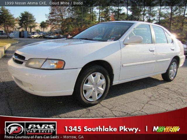 1999 Nissan Altima GXE in Cloud White