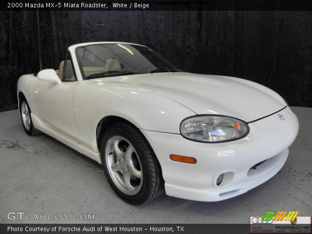 2000 Mazda MX-5 Miata Roadster in White