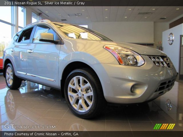 2011 Nissan Rogue SL in Silver Ice Metallic