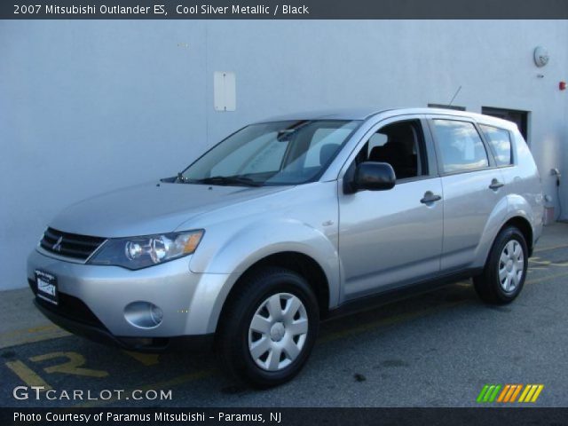 2007 Mitsubishi Outlander ES in Cool Silver Metallic