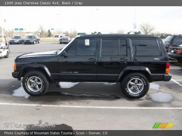 1996 Jeep Cherokee Classic 4x4 in Black
