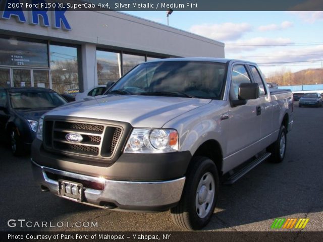 2007 Ford F150 XL SuperCab 4x4 in Silver Metallic