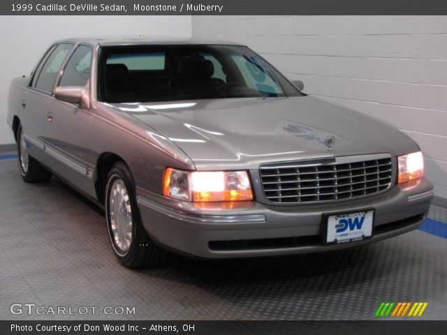 1999 Cadillac DeVille Sedan in Moonstone