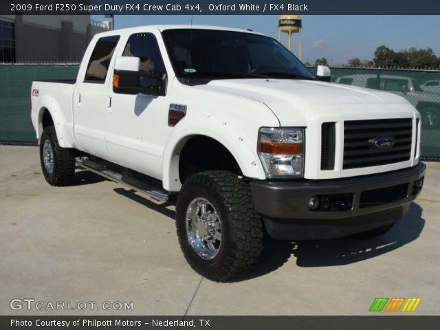 2009 Ford F250 Super Duty FX4 Crew Cab 4x4 in Oxford White