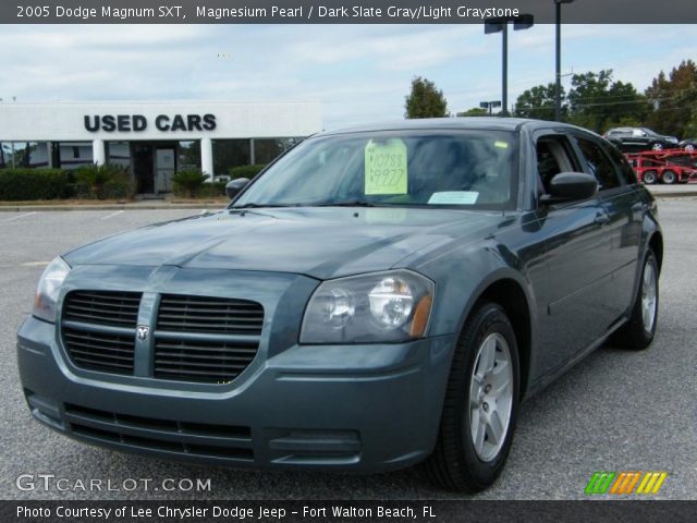 2005 Dodge Magnum SXT in Magnesium Pearl