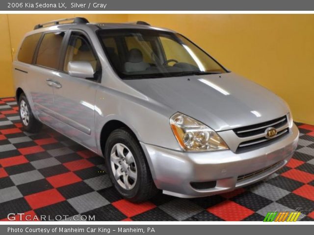 2006 Kia Sedona LX in Silver