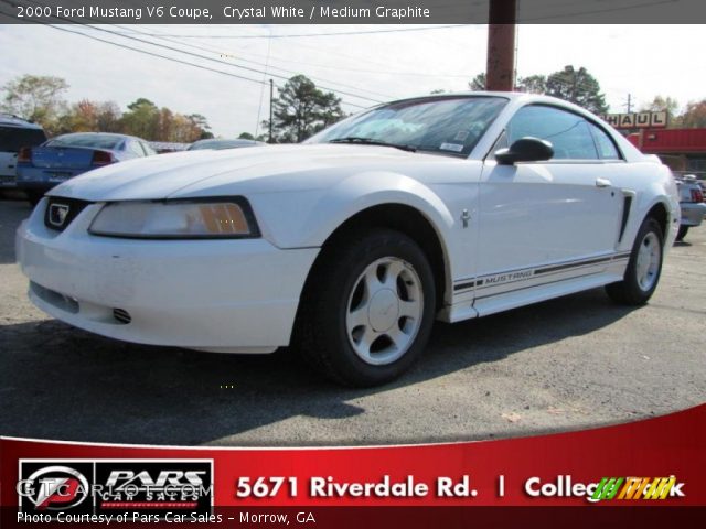 2000 Ford Mustang V6 Coupe in Crystal White