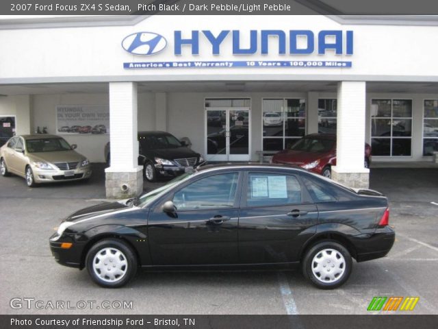 2007 Ford Focus ZX4 S Sedan in Pitch Black