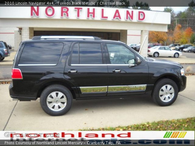 2010 Lincoln Navigator 4x4 in Tuxedo Black Metallic