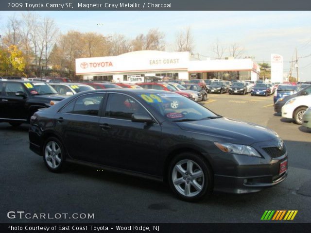 2009 Toyota Camry SE in Magnetic Gray Metallic