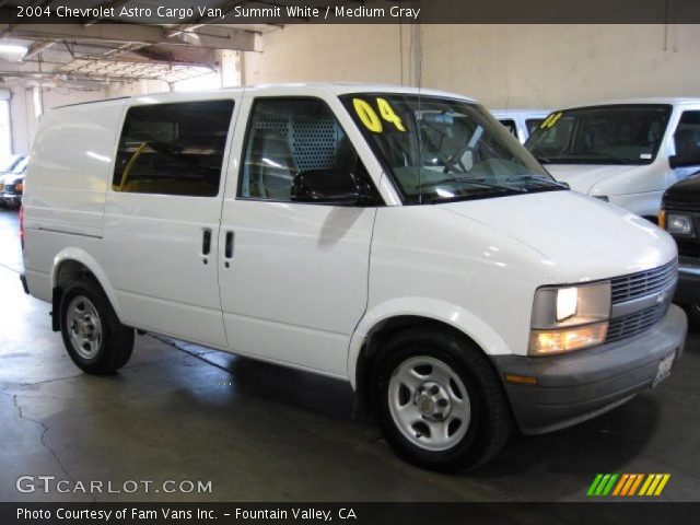 2004 Chevrolet Astro Cargo Van in Summit White