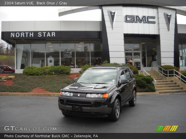 2004 Saturn VUE  in Black Onyx