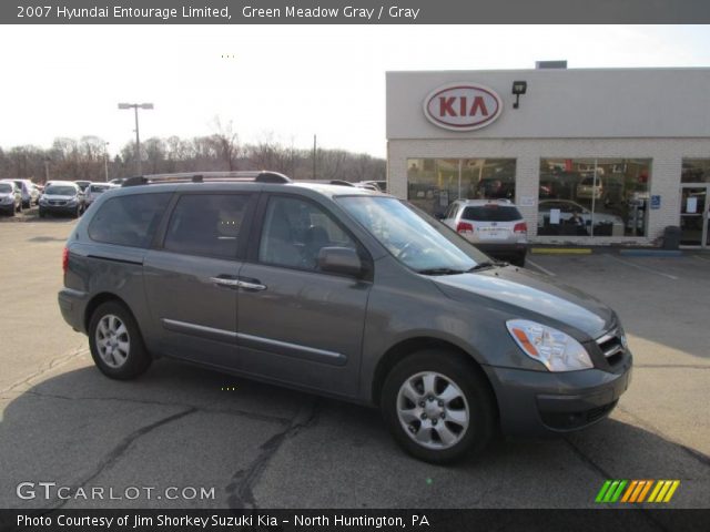 2007 Hyundai Entourage Limited in Green Meadow Gray