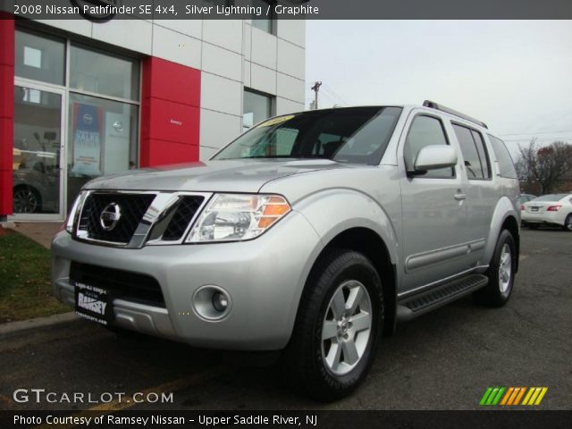 2008 Nissan Pathfinder SE 4x4 in Silver Lightning