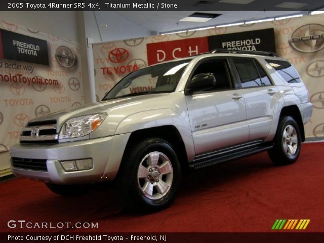 2005 Toyota 4Runner SR5 4x4 in Titanium Metallic