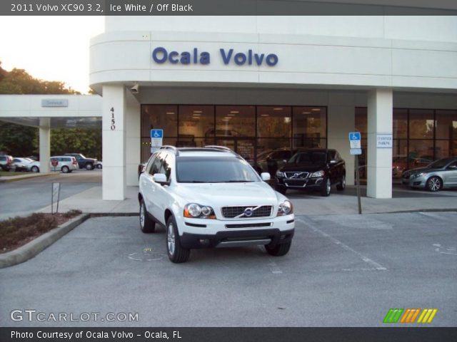 2011 Volvo XC90 3.2 in Ice White