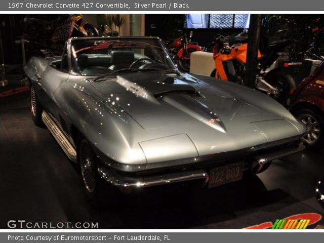 1967 Chevrolet Corvette 427 Convertible in Silver Pearl