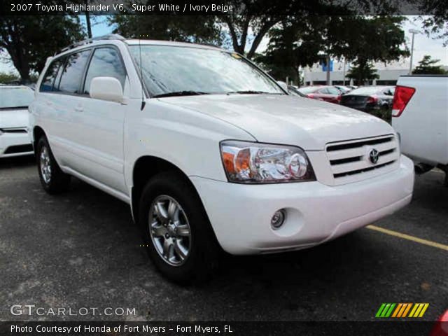 2007 Toyota Highlander V6 in Super White