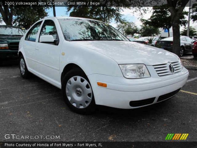 2000 Volkswagen Jetta GL Sedan in Cool White