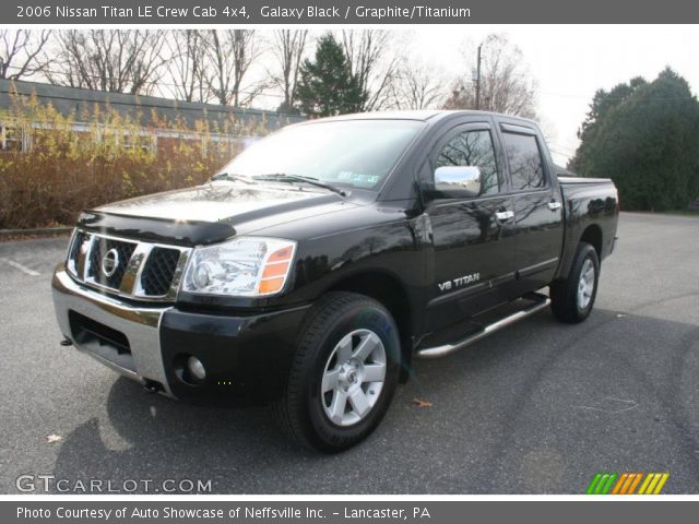 2006 Nissan Titan LE Crew Cab 4x4 in Galaxy Black