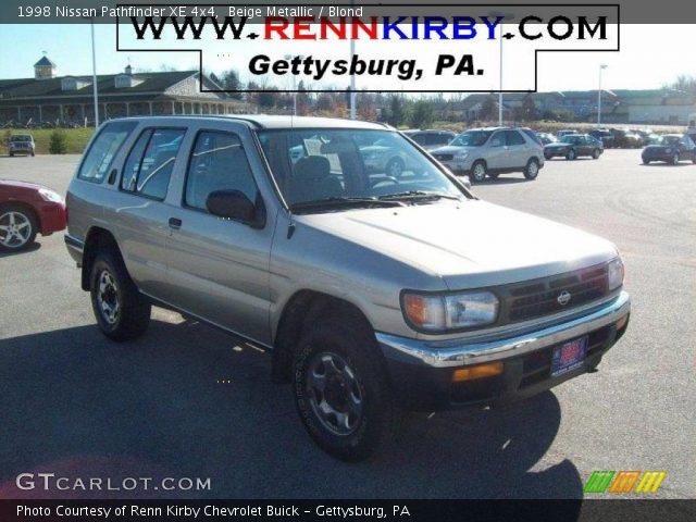 1998 Nissan Pathfinder XE 4x4 in Beige Metallic