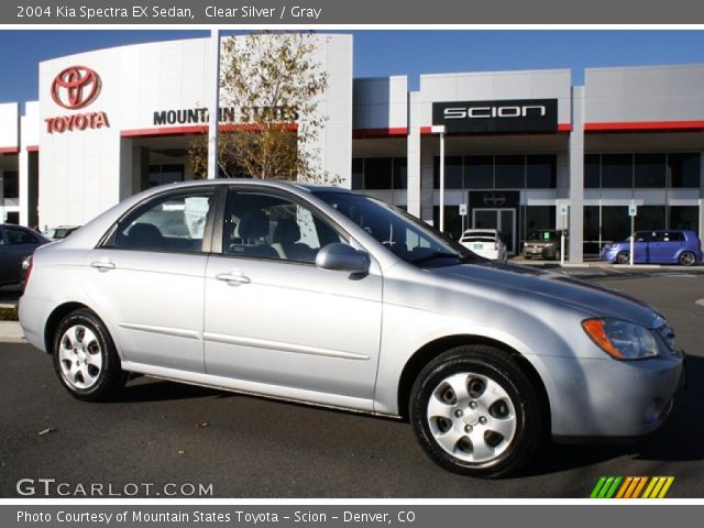2004 Kia Spectra EX Sedan in Clear Silver