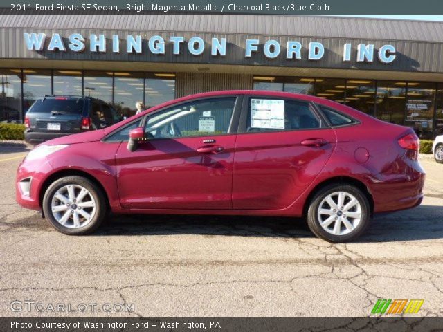 2011 Ford Fiesta SE Sedan in Bright Magenta Metallic