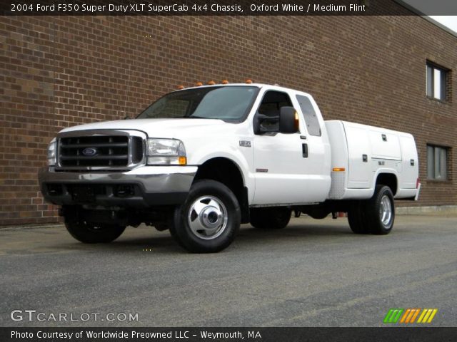 2004 Ford F350 Super Duty XLT SuperCab 4x4 Chassis in Oxford White