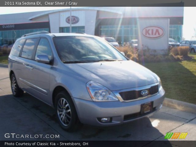 2011 Kia Sedona EX in Clear Silver