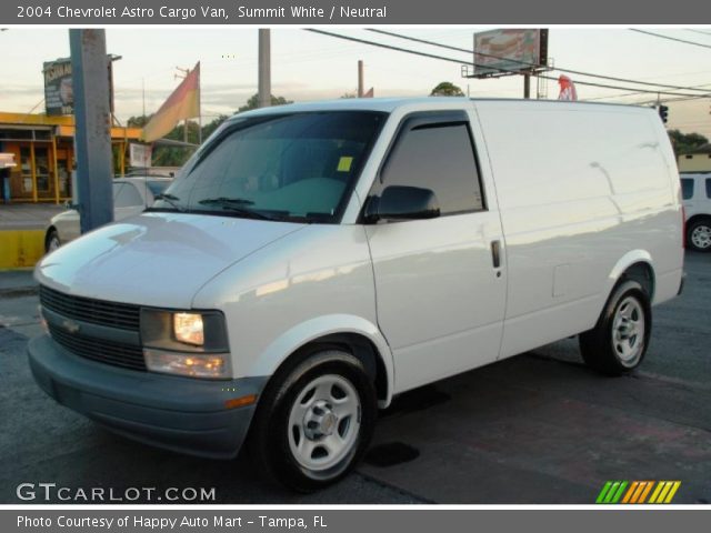 2004 Chevrolet Astro Cargo Van in Summit White