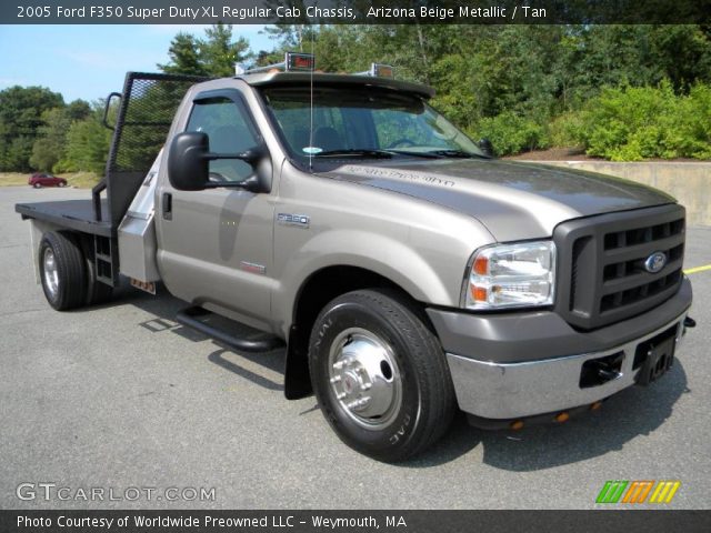 2005 Ford F350 Super Duty XL Regular Cab Chassis in Arizona Beige Metallic