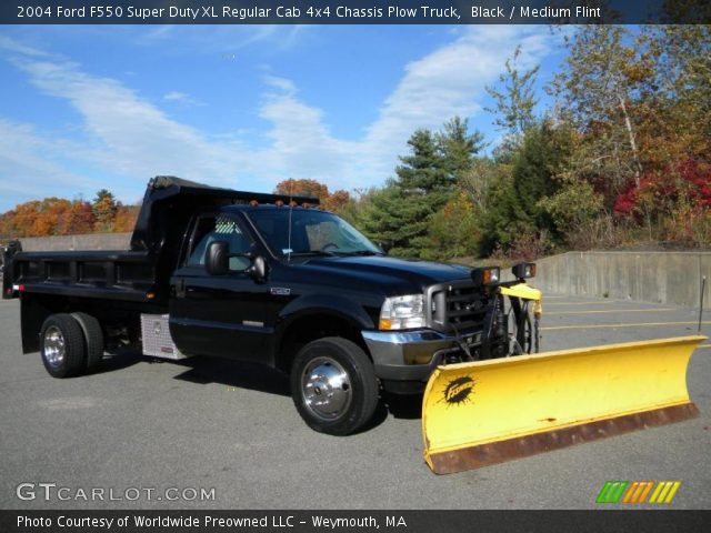 2004 Ford F550 Super Duty XL Regular Cab 4x4 Chassis Plow Truck in Black