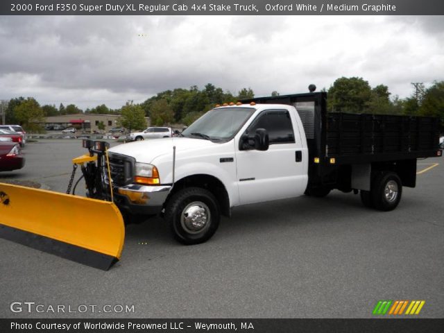2000 Ford F350 Super Duty XL Regular Cab 4x4 Stake Truck in Oxford White