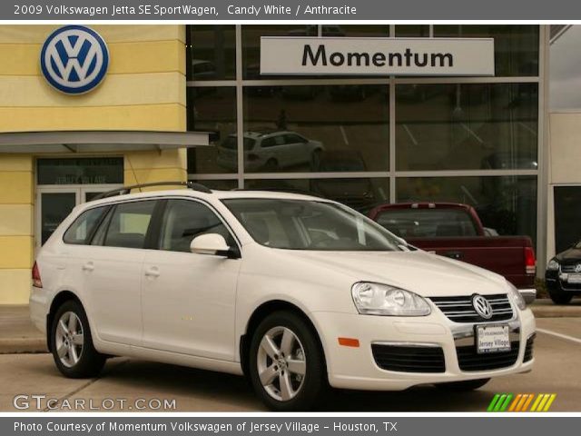 2009 Volkswagen Jetta SE SportWagen in Candy White