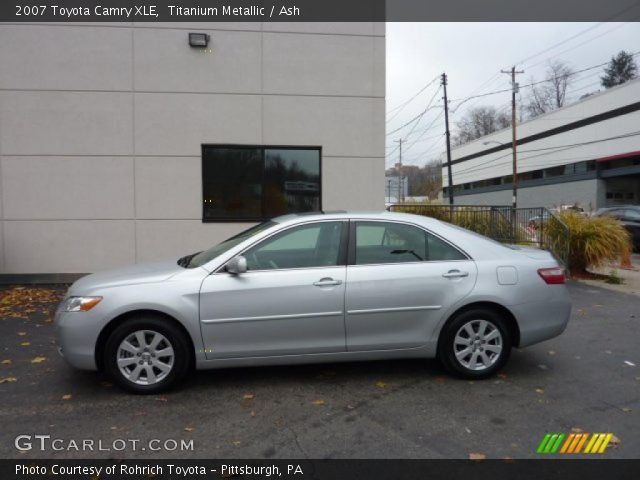 2007 Toyota Camry XLE in Titanium Metallic