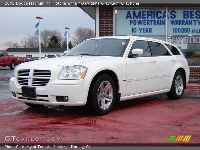 2006 Dodge Magnum R/T in Stone White