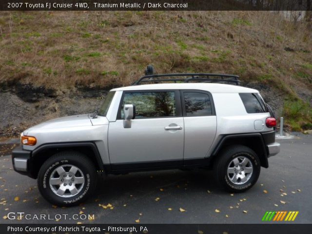 2007 Toyota FJ Cruiser 4WD in Titanium Metallic