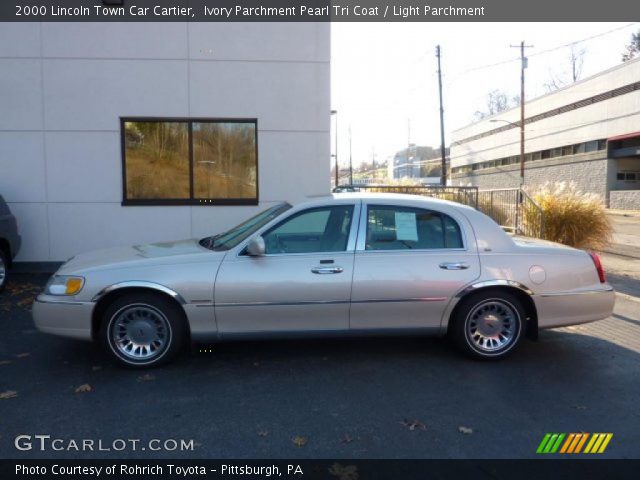 2000 Lincoln Town Car Cartier in Ivory Parchment Pearl Tri Coat