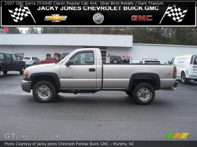 2007 GMC Sierra 2500HD Classic Regular Cab 4x4 in Silver Birch Metallic