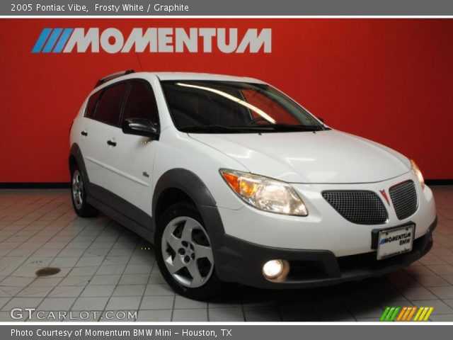 2005 Pontiac Vibe  in Frosty White